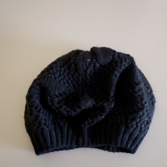 Other - 5️⃣ for $1️⃣5️⃣ Black knitted kids beret